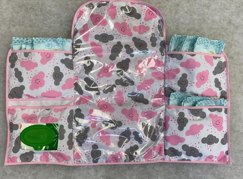 Imagem de Trocador Portátil Bebê Menina Nuvem Rosa 4 Bolsos - Pratico