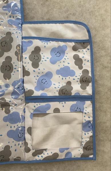 Imagem de Trocador Portátil para Bebês Impermeável Pronto para Uso Com Bolsos Laterais -  Chuva de Amor - Azul Claro