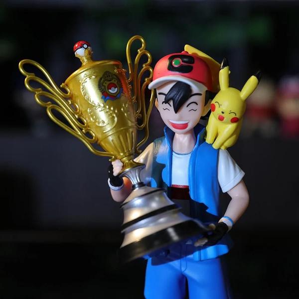 Imagem de Troféu Pikachu Campeão - Figura de Ação Pokémon para Decoração