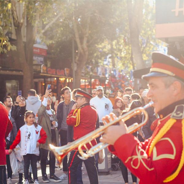 Imagem de Trompete LOMUTY Standard Bb para banda escolar com estojo e acessórios