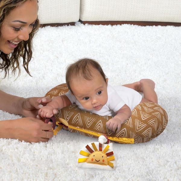 Imagem de Tummy Time Prop Boppy Golden Sun com flechas e 2 brinquedos