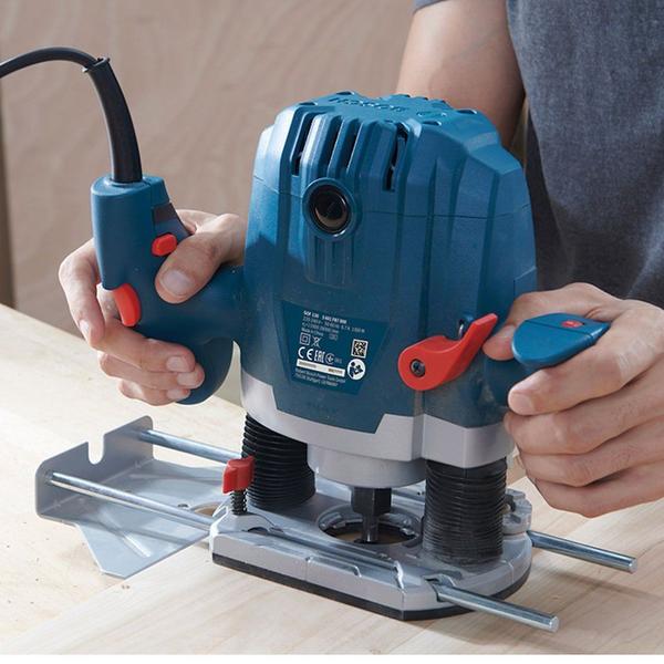 Tupia de Coluna 1300W GOF-130 c/ Maleta Bosch - Maleta para