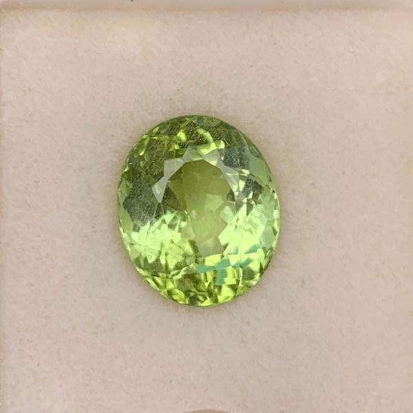 Imagem de Turmalina Verde Amarelado Oval 3,77ct