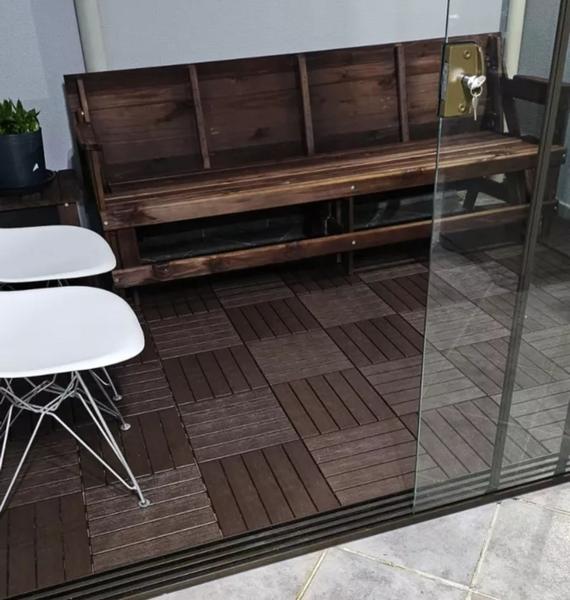 Imagem de Um deck modular plástico antiderrapante 30x30 piscina box varanda jardim sacada