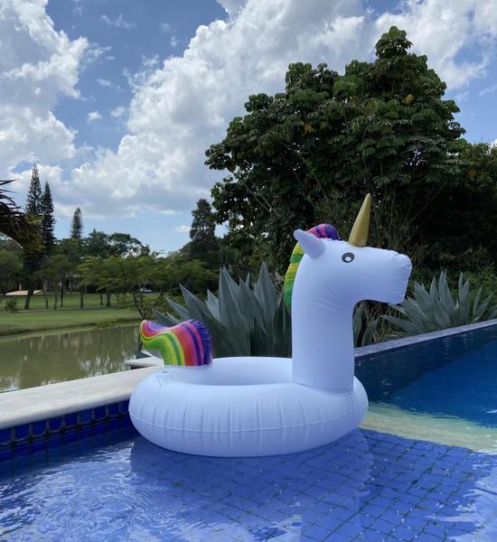 Imagem de Uma Boia inflável de Unicórnio Elite Para Piscinas