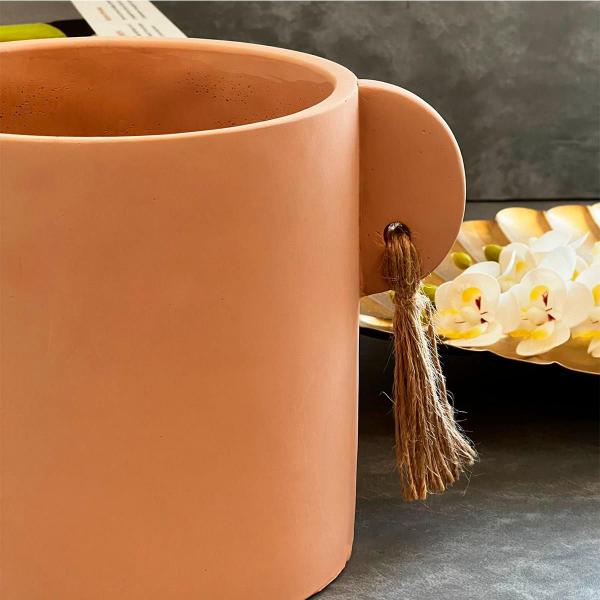 Imagem de Vaso Cachepot em Cimento Nude Boho Detalhe Sisal 24x16cm