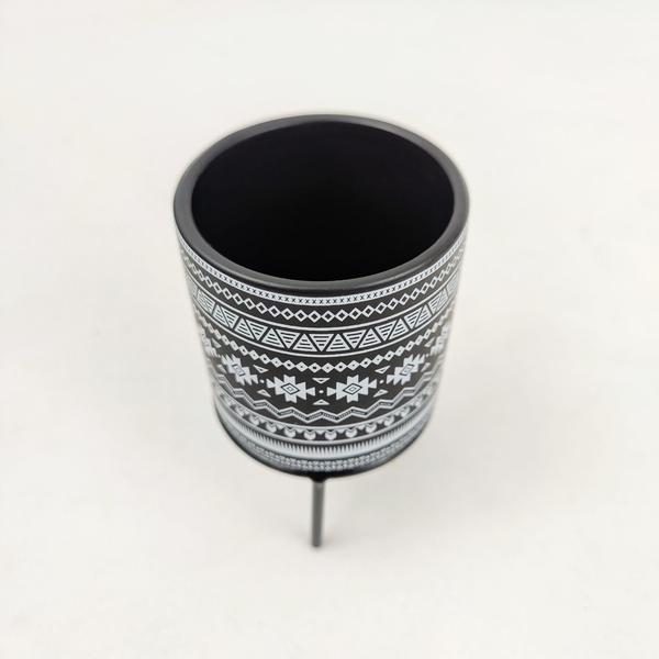 Vaso Decorativo Preto 12X7Cm Cachepot Suporte Metal Ceramica - Inigual Imagem de Vaso Decorativo Preto 12X7Cm Cachepot Suporte Metal Ceramica