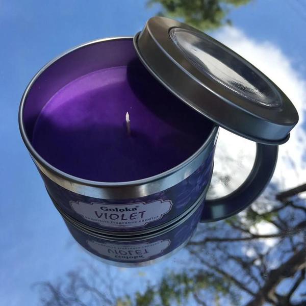 Vela Aromática Lata Indiana Goloka Vegano - Escolha O Aroma - Bialluz Imagem de Vela Aromática Lata Indiana Goloka Vegano - Escolha O Aroma