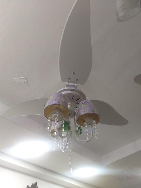 Imagem de Ventilador de teto com luminária provençal 