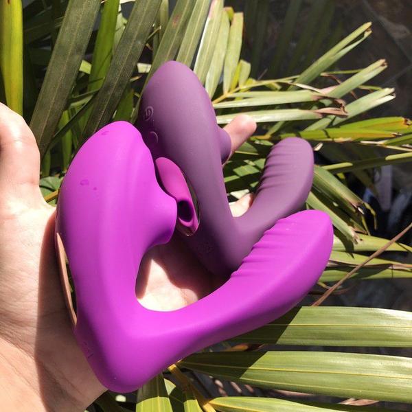 Imagem de Vibrador Duplo Sugador de Clítoris e Penetrável Estimulação Ponto G Potente 10 Velocidades (2 em 1) - Recarregável Avelu