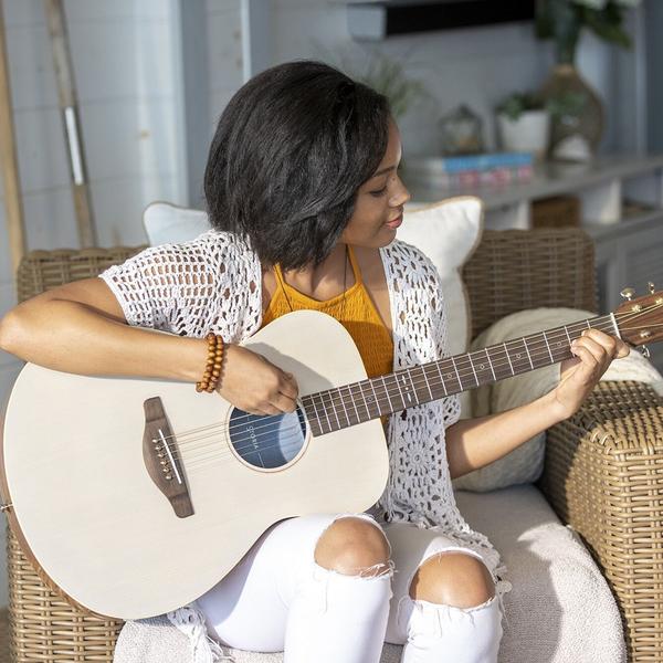 Imagem de Violão Eletroacústico Cordas em Aço Storia I Off-white Yamaha