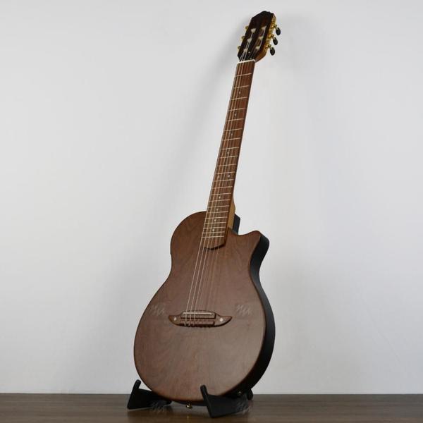 Violão Nylon Giannini Elétrico Stage Sucupira STN SUC CEQ NS Imagem de Violão Nylon Giannini Elétrico Stage Sucupira STN SUC CEQ NS