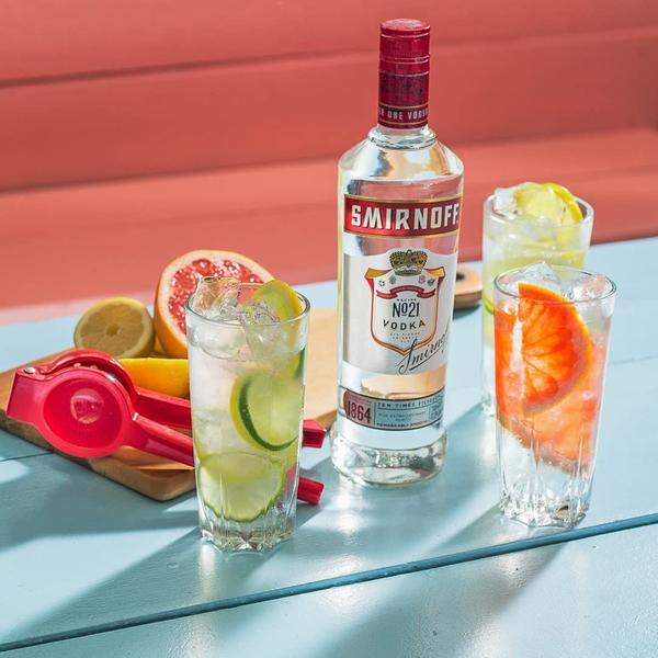 Imagem de Vodka Destilada Smirnoff Garrafa 600ml