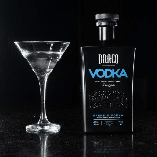 Vodka Draco Premium Craft Spirit Of Brasil Pure Grain 750Ml Imagem de Vodka Draco Premium Craft Spirit Of Brasil Pure Grain 750Ml
