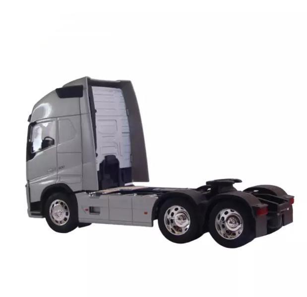 Imagem de Volvo FH 500 Trucado Welly 1:32 Prata