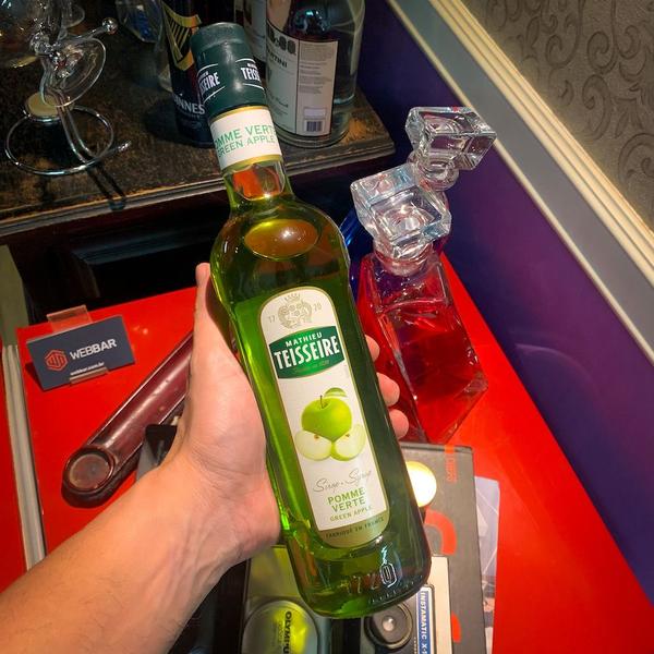 Xarope de Maçã Verde Teisseire Pomme Verte 700ml Imagem de Xarope de Maçã Verde Teisseire Pomme Verte 700ml