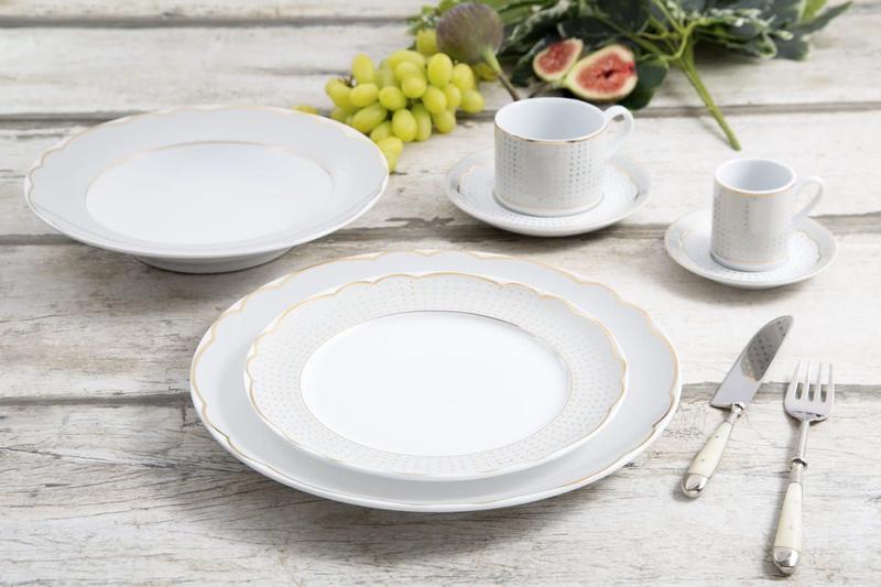 Imagem de Xícara Com Pires 170ml Para Chá Royal Off White Ouro Germer Porcelanas