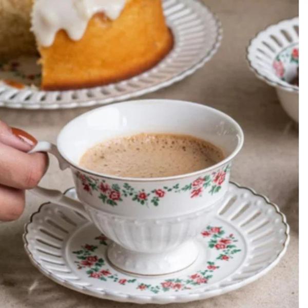 Imagem de Xícara para Cafe Porcelana Branca Dourada 90ml 6un Mon Cheri