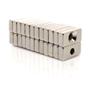 Imagem de 20pcs. Imã De Neodimio Retangular 20x10x4mm Com Furo - N35