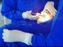 Imagem de 3 Campos Odontológicos Cirurgico Paciente Fenestrado tecido leve brim 140 cm x 90 cm furo 18 cm.