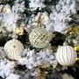 Imagem de 30PCS Enfeites de Bolas de Natal, 60MM Ouro&Branco Pintado À Prova de Despedaçado Enfeites de Árvore de Natal
