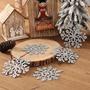 Imagem de 36pcs Natal floco de neve enfeites plástico glitter flocos de neve ornamentos para decorações de árvore de Natal, 4 polegadas, prata