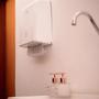 Imagem de 5 Pacote Papel Toalha Branco Interfolhado 20x20 Para Secar As Mãos Banheiro Produção Empresa
