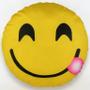 Imagem de Almofada emoji estampado 34x34cm com zíper linguinha