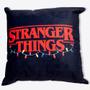 Imagem de Almofada Fibra Veludo Stranger Things - 10064722 - 40X40Cm