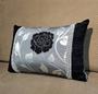 Imagem de Almofada Lyon Strass Jaquard Preto