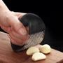 Imagem de Amassador Triturador Espremedor De Alho  Manual Cozinha Inox