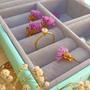 Imagem de Anel com Zirconia Oval Estilo Coroa Folheado em Ouro 18K