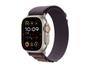 Imagem de Apple Watch Ultra 2 GPS + Cellular Caixa de Titânio de 49mm Pulseira Loop Alpina Índigo M (Neutro em Carbono)
