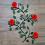 Imagem de Arranjo De Parede Com Folhas E Flores Ferro 4 Rosas Vermelho