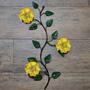Imagem de Arranjo De Parede Com Folhas Flores Em Ferro 3 Rosas Amarelo