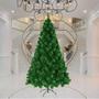 Imagem de Árvore De Natal Pinheiro Cor Verde 2,40m Modelo Luxo 852 Galhos A0224E