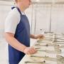 Imagem de Avental profissional ideal para cozinheiros e barbeiros que buscam durabilidade
