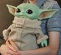 Imagem de Baby Yoda The Mandalorian  Star Wars The Child Plush GWD85