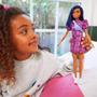 Imagem de Barbie Fashionistas Morena Vestido Rosa e Pochete - Mattel