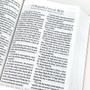 Imagem de Bíblia Sagrada Evangélica BKJ 1611 Letra Ultra gigante Rosa King James - BV BOOKS