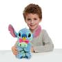 Imagem de Bicho de pelúcia Disney Classics Lil Friends Stitch com Scrump