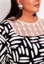 Imagem de Blusa Plus Size Estampada com Renda em Viscose