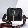 Imagem de Bolsa Feminina Transversal Material Pu Pingente Premium