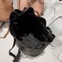 Imagem de Bolsa Saco Transversal Espaçosa Feminina Casual