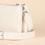 Imagem de Bolsa tiracolo Amazon Essentials Minimal Ecru para mulheres