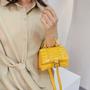 Imagem de Bolsa Tiracolo Xotind Feminina - Couro PU Amarelo - Elegante