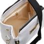 Imagem de Bolsa Transversal Casual Forms com Zíperes e Detalhes em Costuras