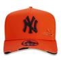 Imagem de BONE 9FORTY A-FRAME MLB NEW YORK YANKEES DESTROYED ABA CURVA STRAPBACK LARANJA New Era