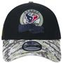 Imagem de Bone New Era 9FORTY Houston Texans Salute To Service 2022 Trucker Aba Curva Aba Curva Snapback Preto