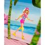 Imagem de Boneca Barbie - O Filme (Margot Robbie) com Roupa e Patins